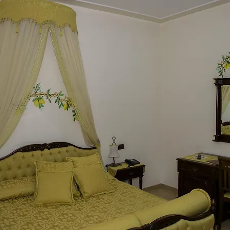 Venus Park 4*