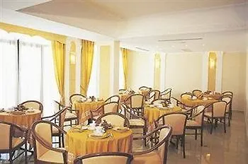 Venus Park 4*